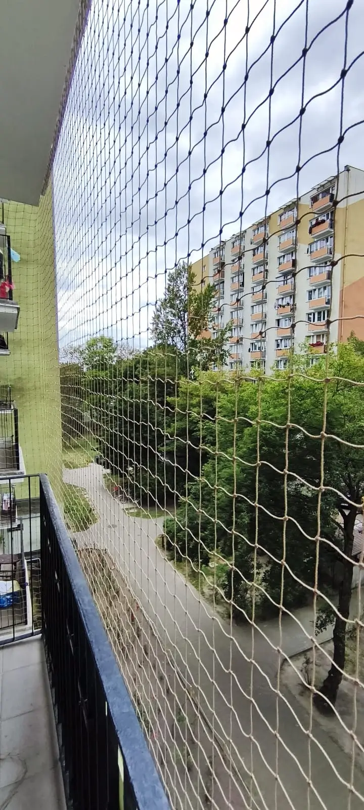 Realizacja siatki na balkonie